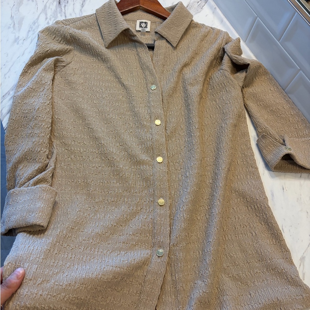 Anne Klein Textured Tan button down Blouse size M